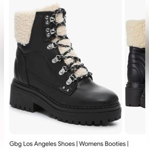 {GBG Los Angeles} Black Shearling lined lace up winter boots size 7